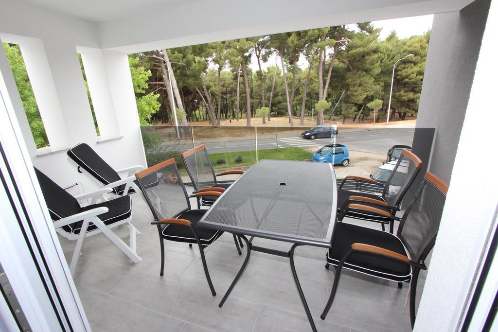 Apartment Karlo 1 Rovigno Esterno foto