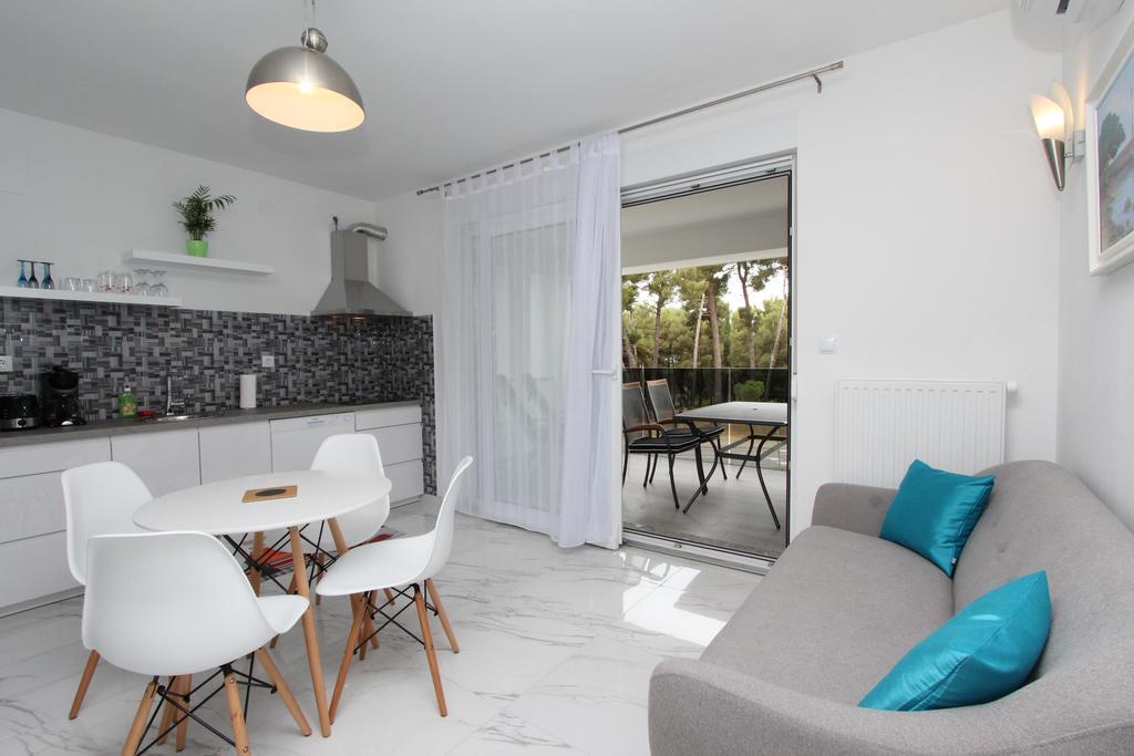 Apartment Karlo 1 Rovigno Esterno foto
