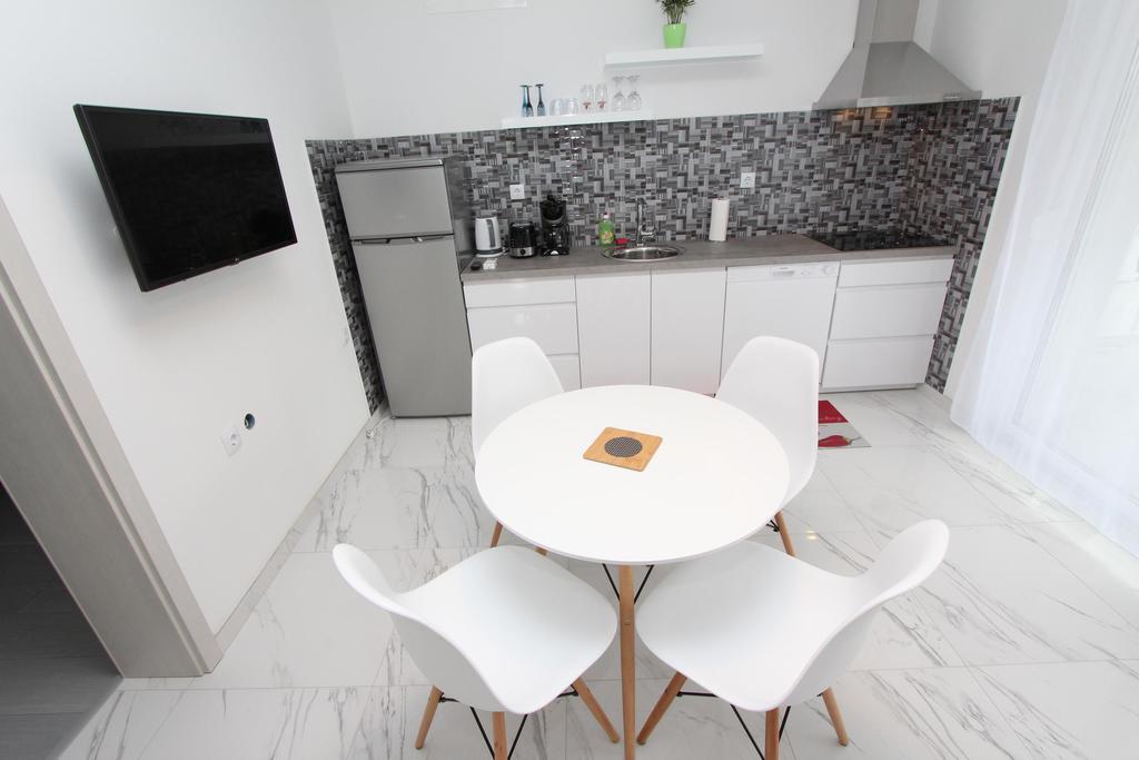 Apartment Karlo 1 Rovigno Esterno foto
